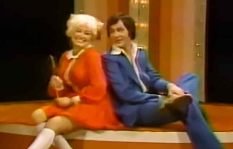 (Video)Nostalgia Alert: Dolly Parton and Jim Stafford Sing ‘Spiders & Snakes’ in Branson