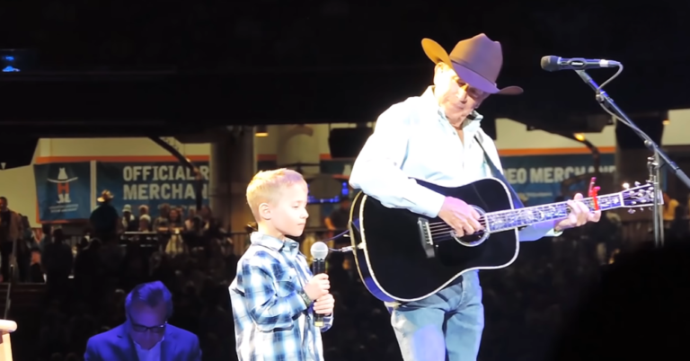 (VIDEOCountry Music Star’s Grandson Joins Him at Rodeo Houston