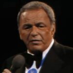 Sold-Out 1974 Crowd Goes Wild for Frank Sinatra’s Live Cover of “My Way”