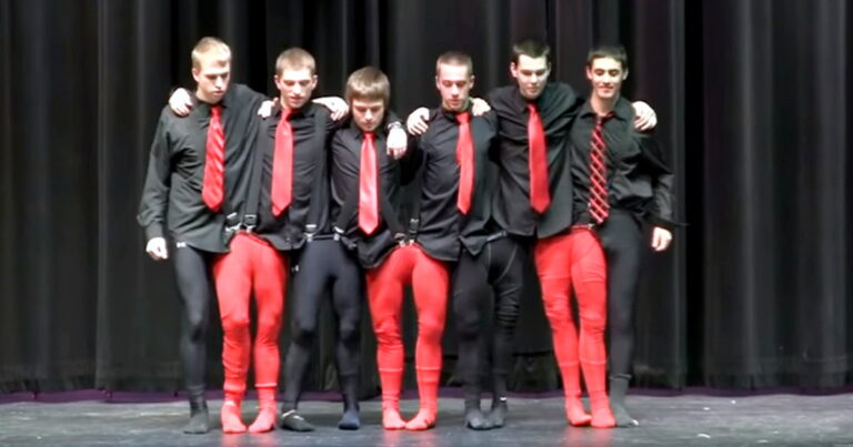 (VIDEO)6 young guys in red and black tights- that’s all they need to trick our eyes