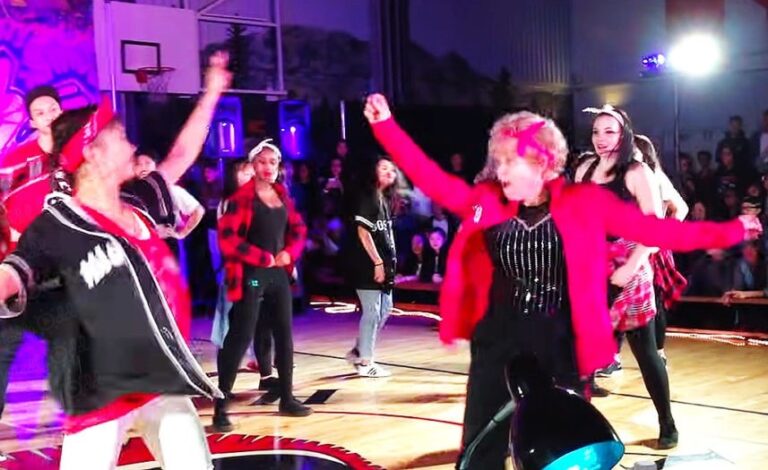 (VIDEO)Students’ ‘Uptown Funk’ routine gets owned by 60-year-old teacher’s moves