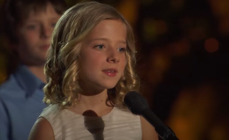 (VIDEO)The young girl in the center begins to sing, and the audience is left speechless