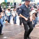 (VIDEO)Two cowboy buddies do a jig that draws a big crowd