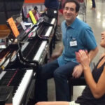 (VIDEO)Costco Shopper Joins Employee For Impromptu ‘Adele’ Duet Seen Over 10 Million Times