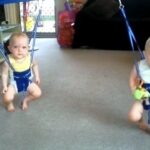 (VIDEO)Twin Babies Rocking to Johnny Cash