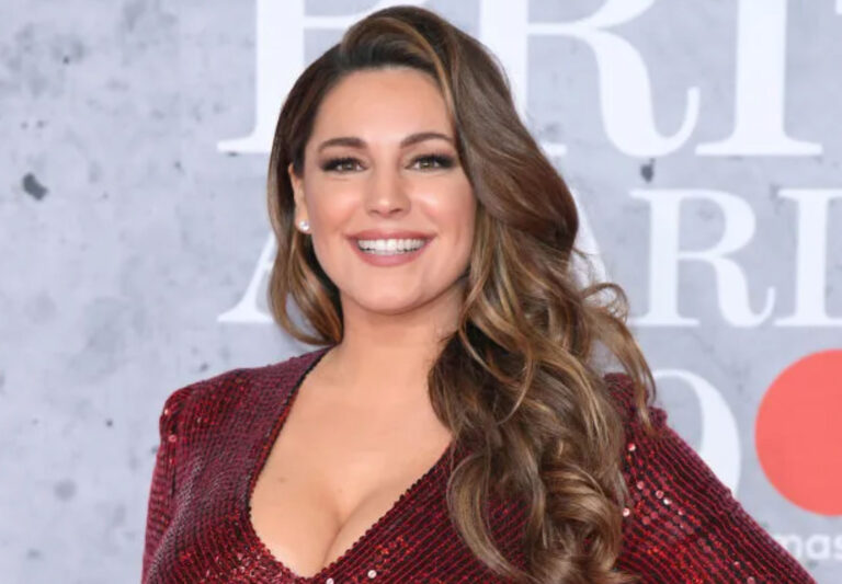 Kelly Brook’s Most Gorgeous Pictures