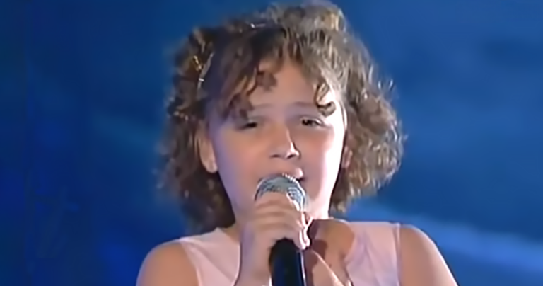 (VIDEO)Little Girl Got Onstage To Sing THIS Song. But The Moment She Began, I’d Chills All Over