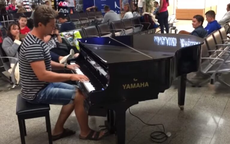 (VIDEO)He Sits Down At Public Piano. When He Starts Playing, No One Saw THIS Coming…