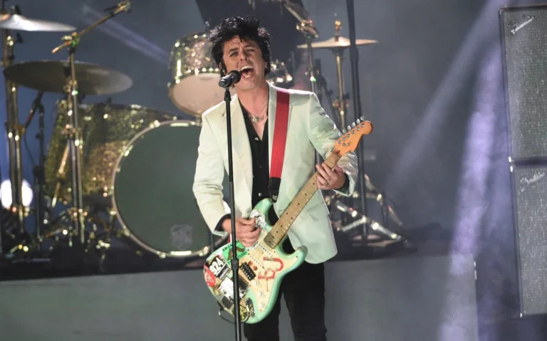 Green Day’s Billie Joe Armstrong says he’ll ‘renounce’ U.S. citizenship