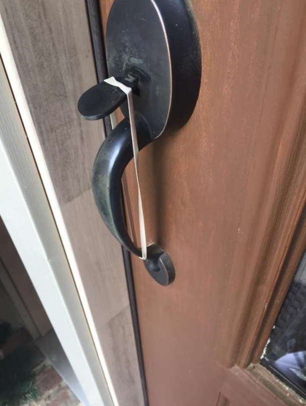 ALERT: If You Spot A Rubber Band On Your Front Door Handle, Here’s What You NEED To Know…