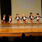 (VIDEO)Kindergarteners melt hearts with their penguin dance