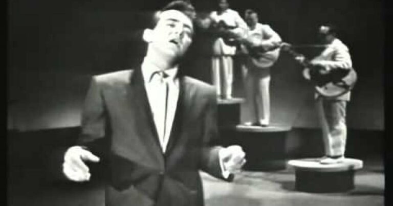 (VIDEO)Bobby Darin Performed This Song in 1959. but Did You Know About the Secrets He Was Hiding? OMG!