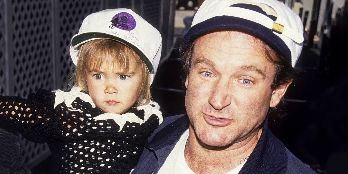 Meet Robin Williams’ Daughter, Who Followed in Her Father’s Footsteps and Looks ‘So Much like Her Dad’ – Pics of the Beauty