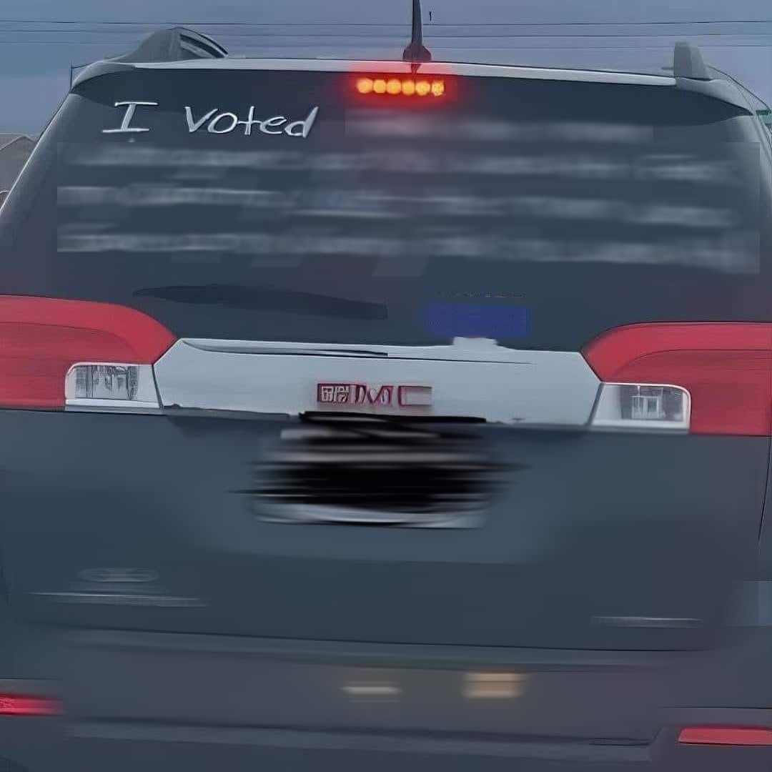 “This SUV’s Back Window Message Sparks Powerful Reactions! “