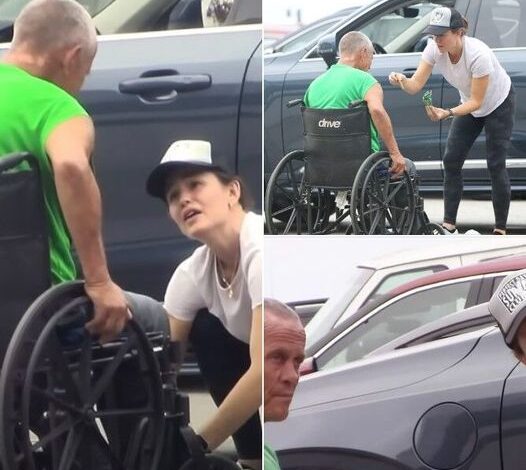 Jennifer Garner spots wheelchair-bound homeless man without shoes – her next move has people in tears