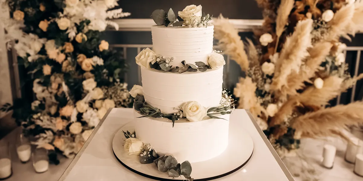 My Sister Made Me Eat in the Garage at Her Wedding Because ‘There Wasn’t Enough Space for Everyone Inside’