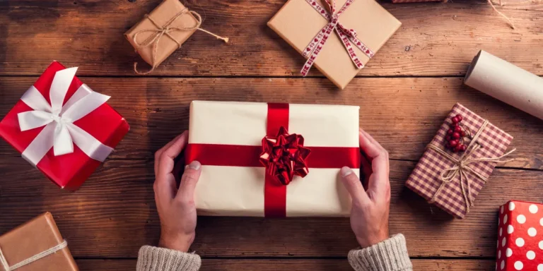 I Spent All Summer Saving for My Fiancé’s Dream Gift for Family Day – What He Gave Me in Front of Everyone Sent Me Crying to the Bathroom