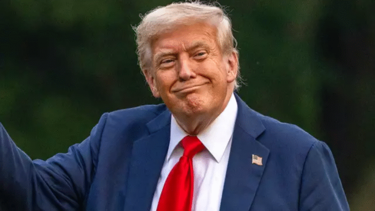 Shocking new poll exposes truth about Trump’s popularity as Speaker claims approval rating is at 90%