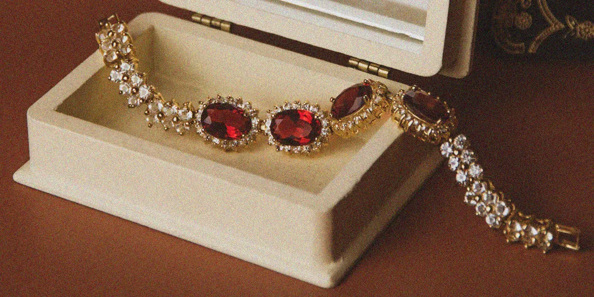 I Received a Gold Bracelet from an Unknown Sender – When My Sister-in-Law Saw It, She Went Pale