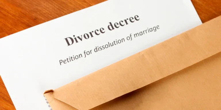 My Husband Filed for Divorce Right After I Inherited My Mom’s Fortune – He Thought He Hit the Jackpot, but My Mom Outsmarted Him