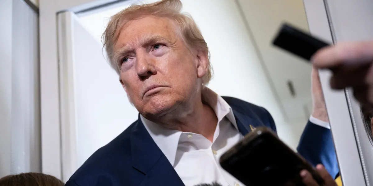 President Donald Trump, 79, Spotted on the Roof of the White House – Videos Ignite Online Frenzy