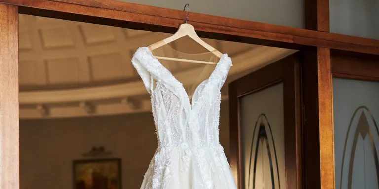 My Stepmother Threw Away My Late Mother’s Wedding Dress That I Wanted to Wear – So My Father Stepped in to Teach Her a Lesson