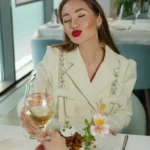 Rich Women Mocked a Waitress for ‘Smelling Poor’ – But Then My Boyfriend Stood up and Taught Them a Valuable Lesson