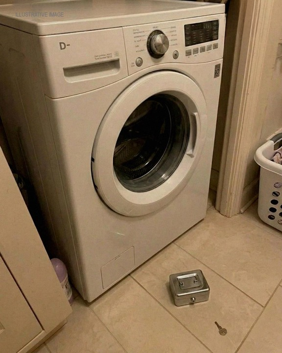 I Bought a Used Washing Machine at a Thrift Store – When I Opened It at Home, I Was Speechless