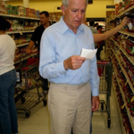 At the Grocery Store, I Helped an Old Man Who Had Lost His Wife – Then I Noticed a Hidden Message from Her He Had Almost Missed