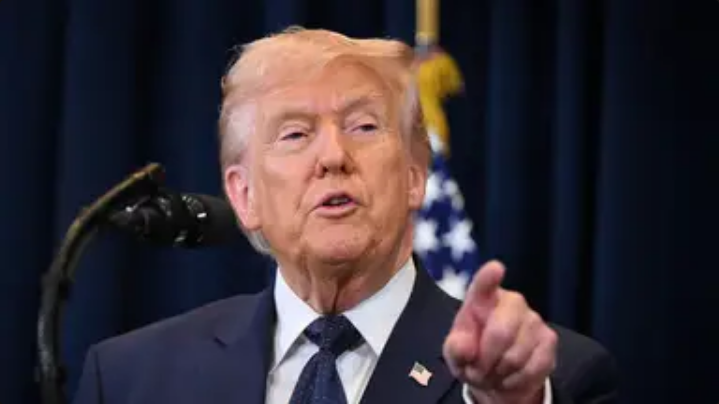 Trump issues firm warning as he throws shade at Barack Obama during rally speech