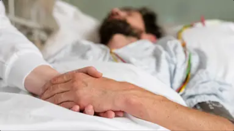 Hospice nurse reveals exactly what dying patients see seconds before they die