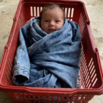 I Found a Baby Wrapped in My Missing Daughter’s Denim Jacket on My Porch – The Chilling Note I Pulled from the Pocket Made My Hands Start Shaking