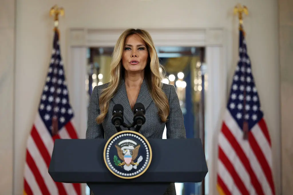 Body language expert reveals 5 things you may have missed from Melania Trump’s bombshell Epstein statement