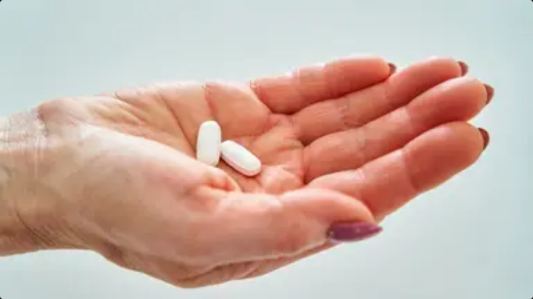 Pharmacist issues warning to anyone who takes Vitamin D