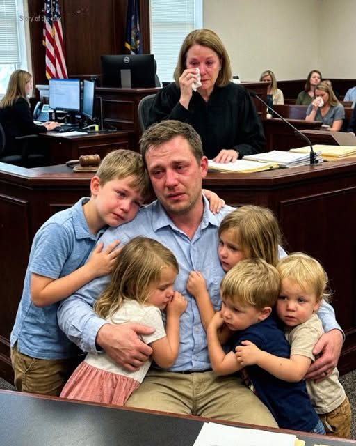 This Single Dad Fought to Adopt 5 Siblings Under 7 Before They Were Separated – The Judge Broke Down After Learning Why